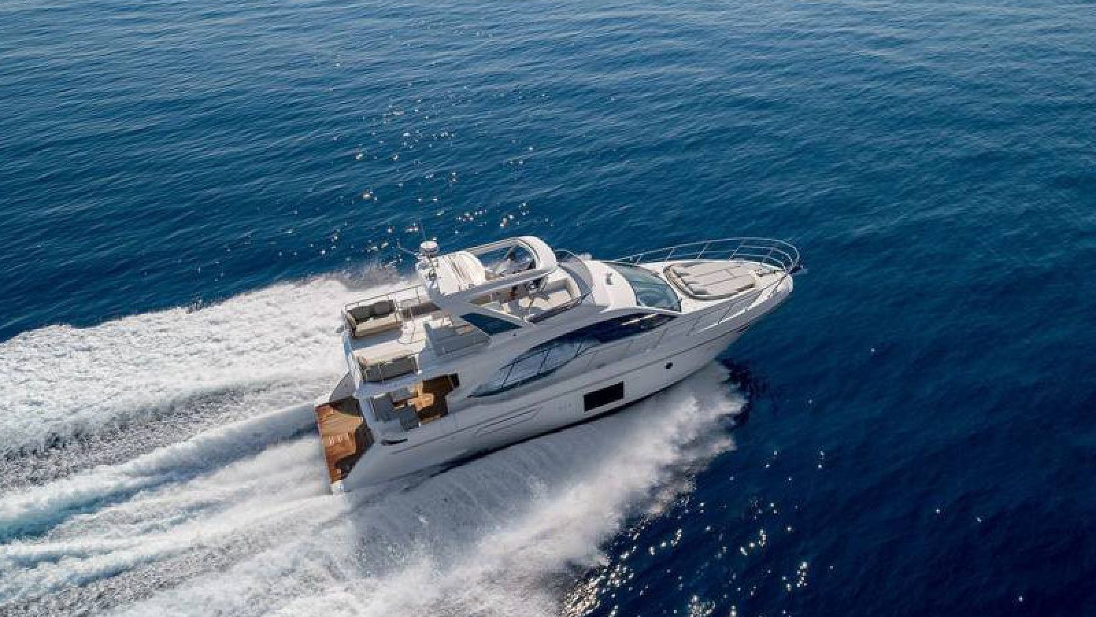 Azimut 55 Be Happy showcasing Italian sport-luxury design on the Adriatic