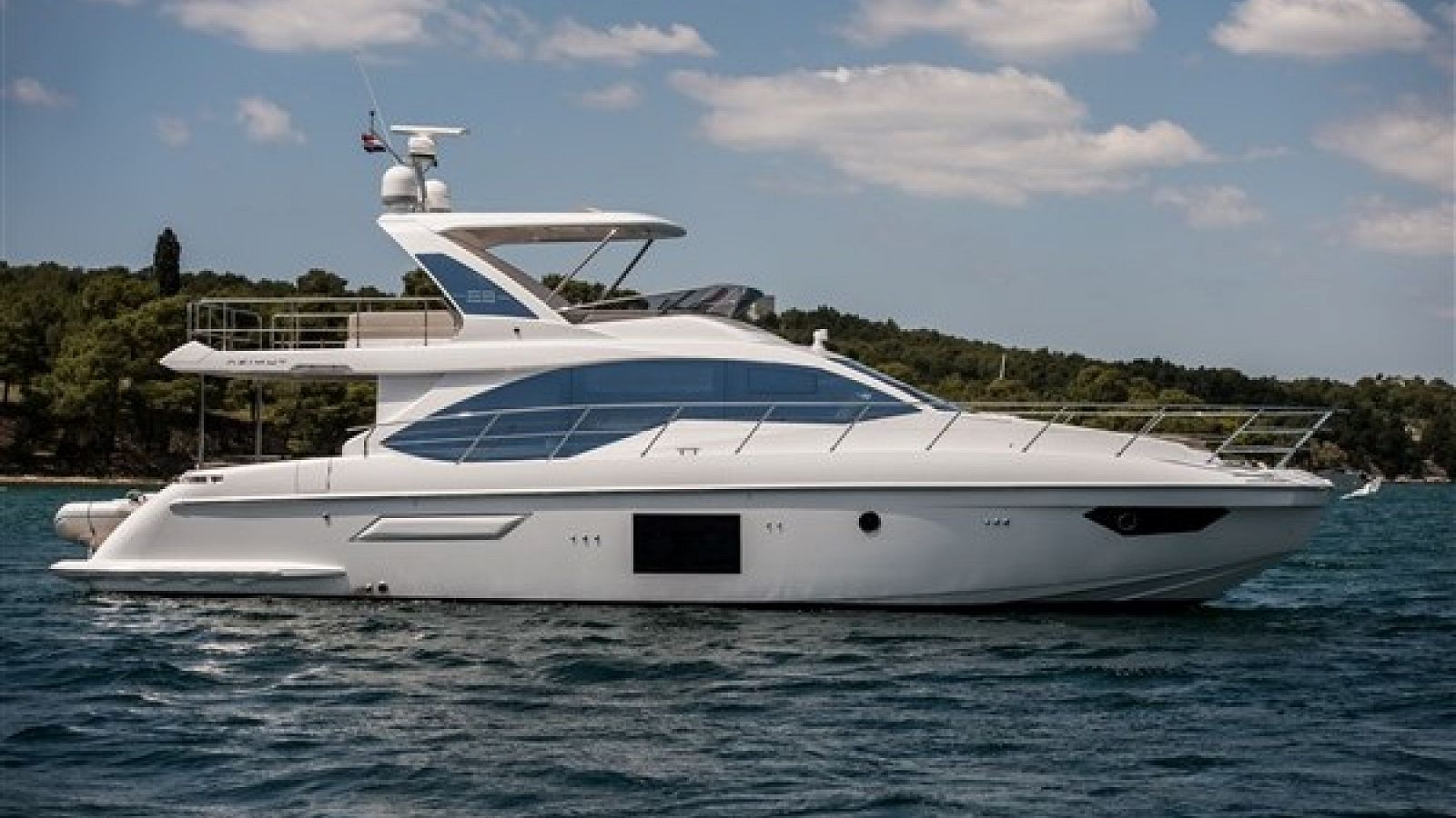 Azimut 55 Mawi flybridge motor yacht for charter in Croatia